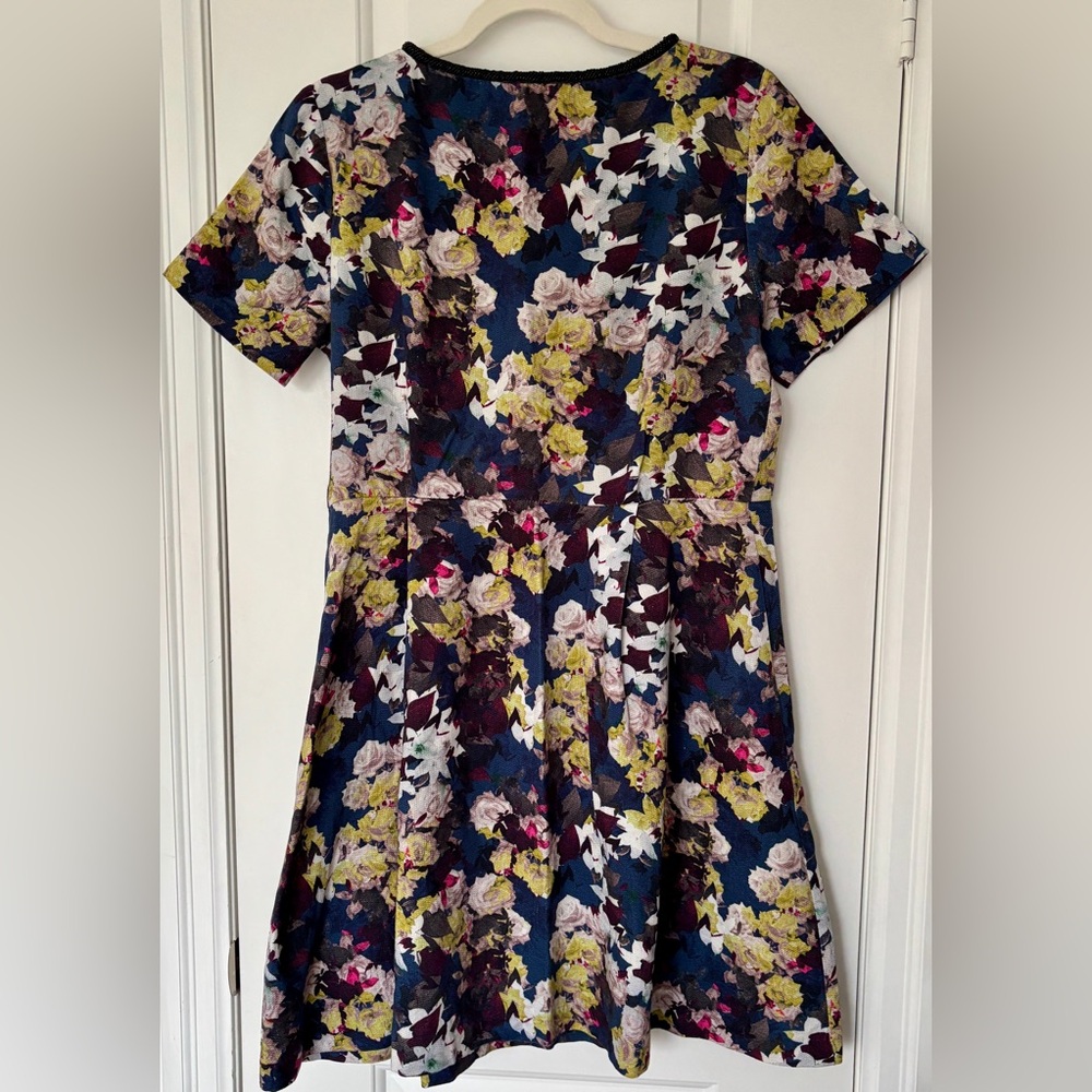 Floral Short Sleeve Dress - Picture 1 of 6